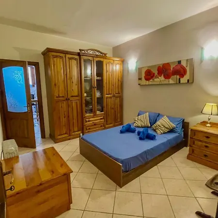 In Paceville 200m From The Sea Of Spinola Bay Lägenhet St. Julian's