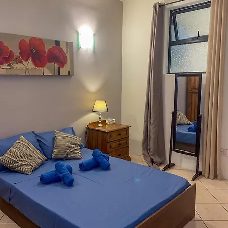 In Paceville 200m From The Sea Of Spinola Bay *